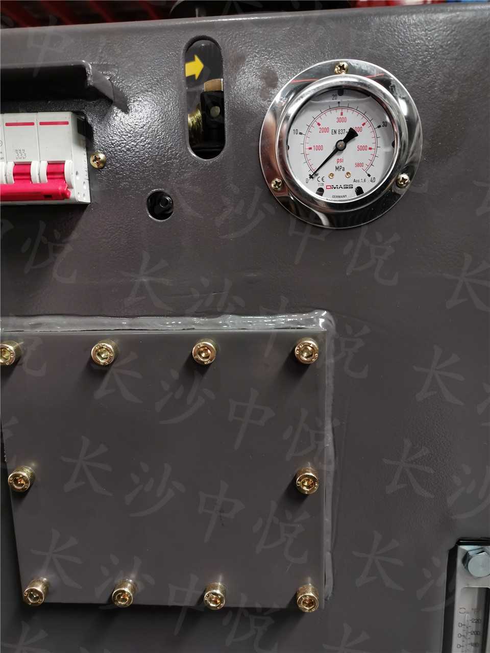 塔機(jī)液壓頂升泵站(圖5)